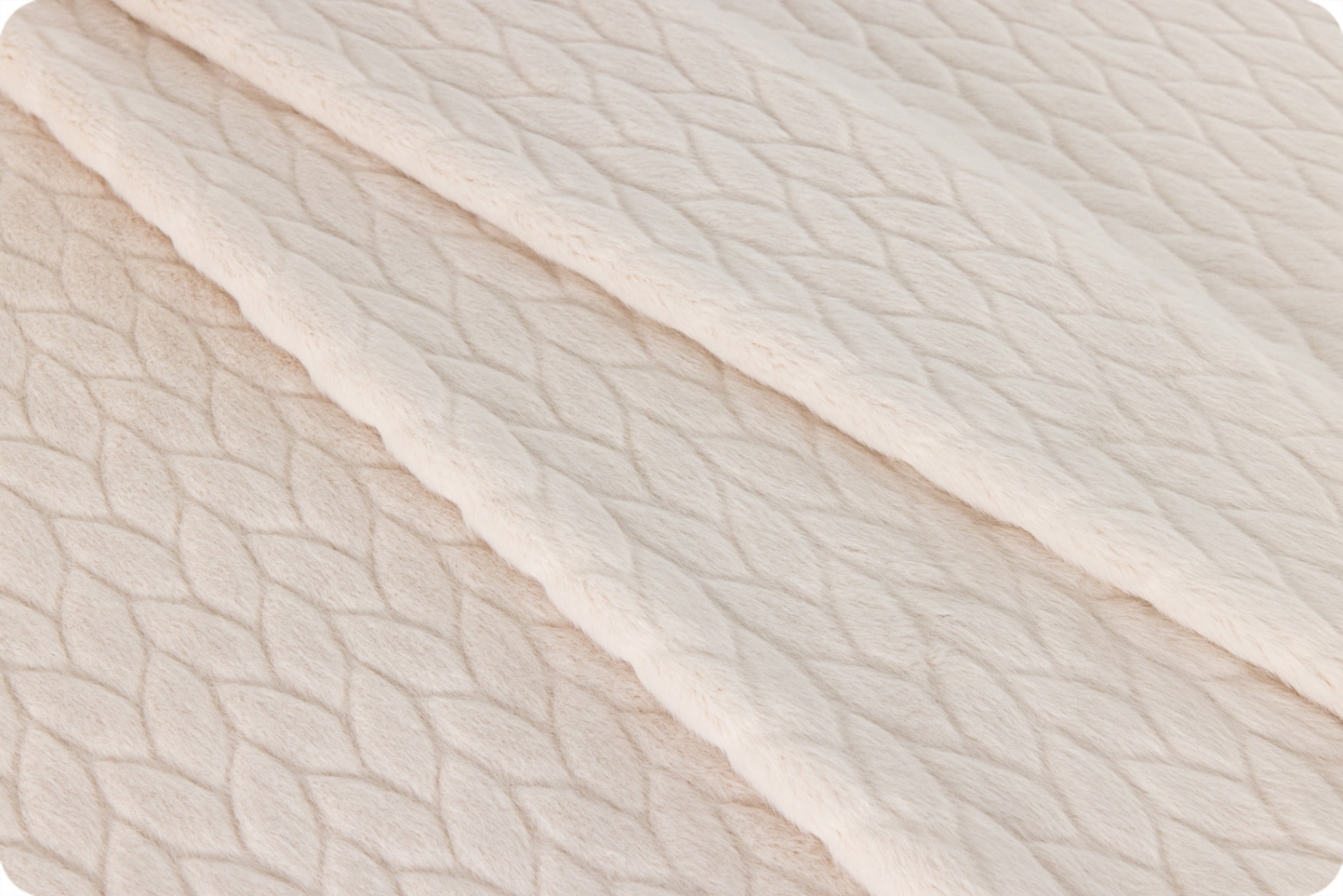 Luxe Cuddle&reg; Avery Pearl