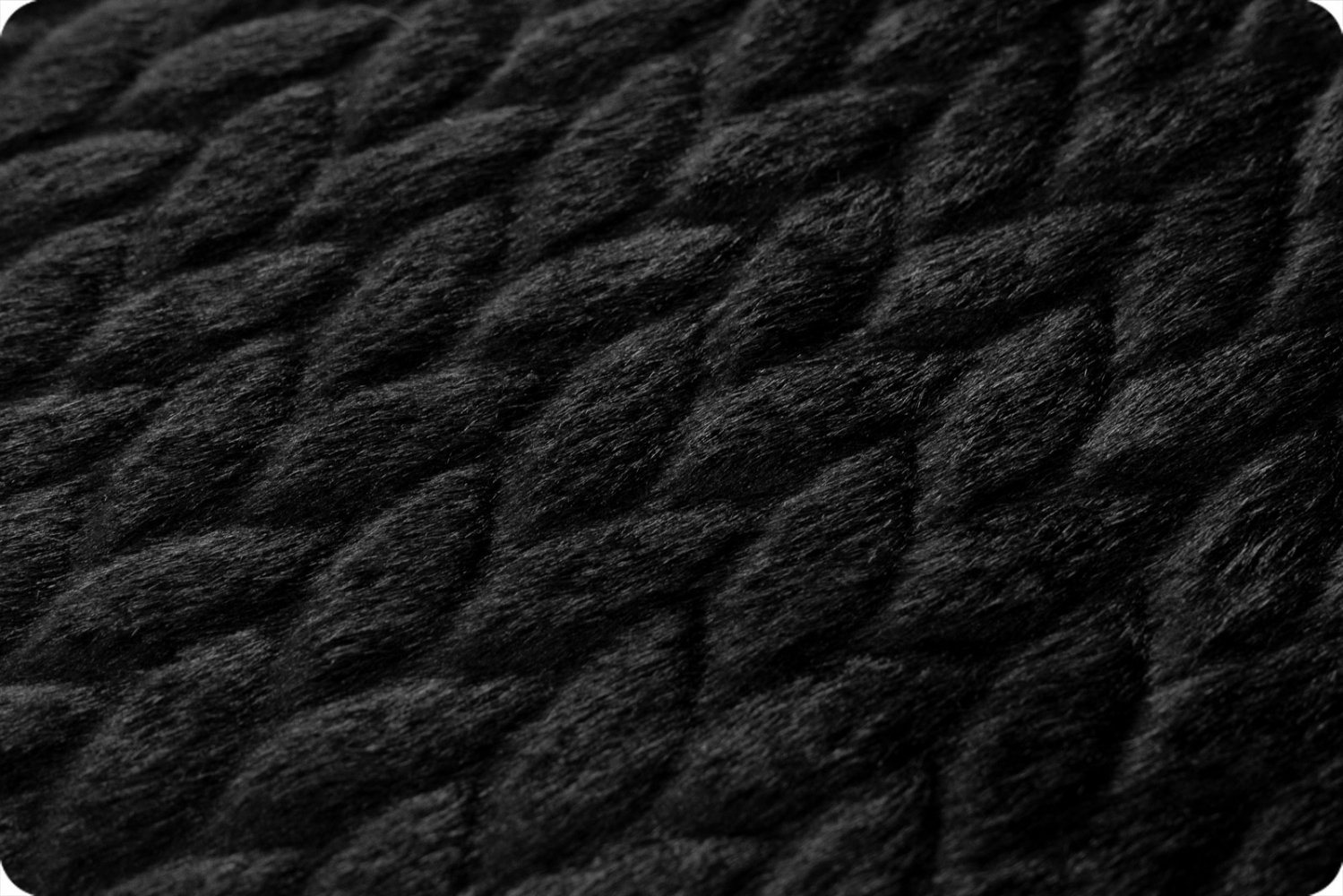 Luxe Cuddle&reg; Avery Black