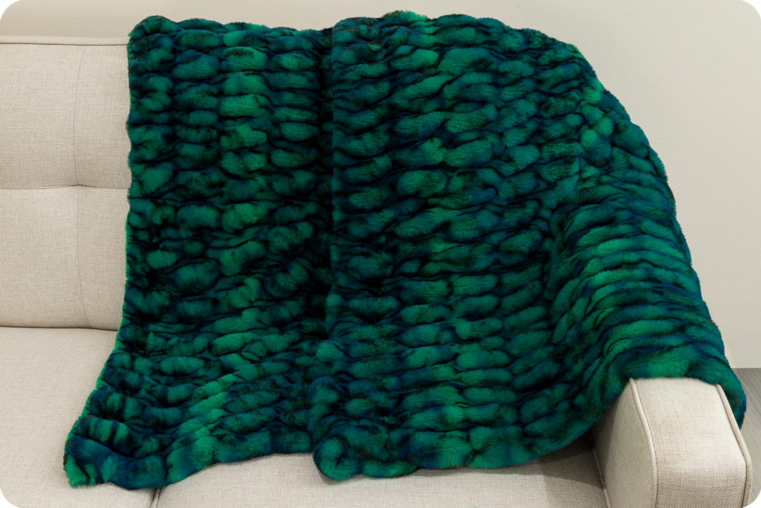 Luxe Cuddle&reg; Tiger Emerald Lagoon
