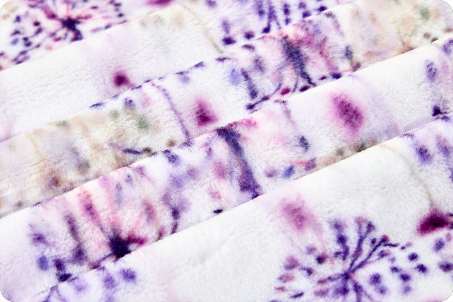Luxe Cuddle® Seal Dandelion Daze Berry