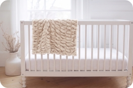 Petite 30" x 36" Luxe Cuddle&reg; Blanket Milan Enzo Vanilla Creme