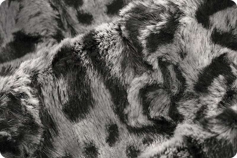 Luxe Cuddle® Bobcat Gray/Black