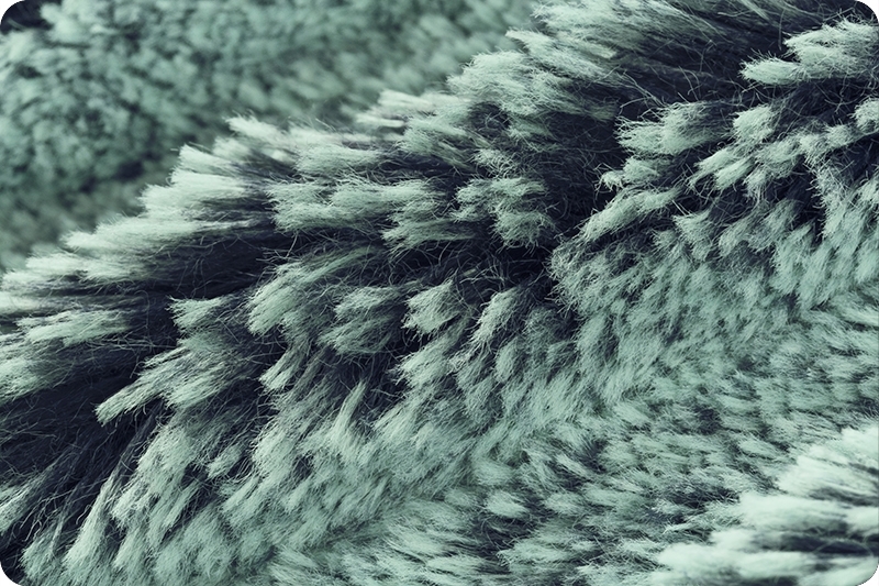 Luxe Cuddle® Frosted Shaggy Navy/Aqua Sea