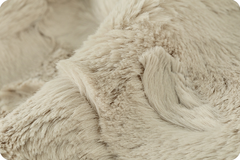 Luxe Cuddle® Hide Champagne