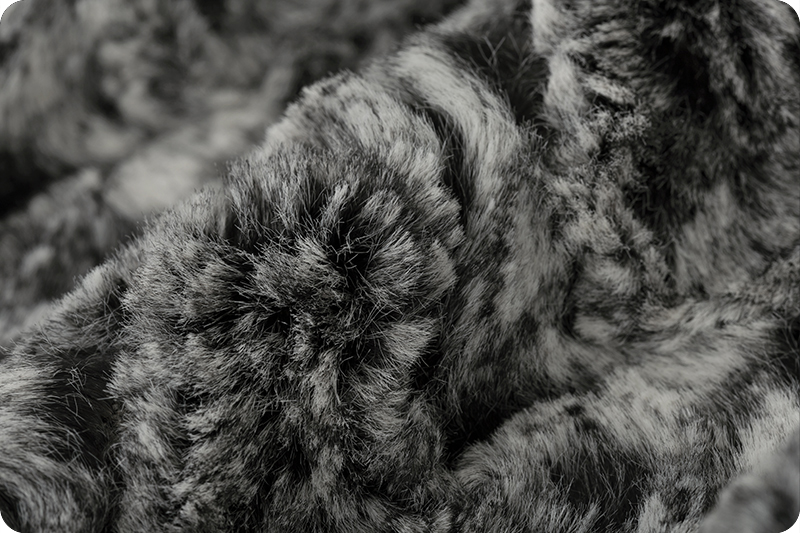 Luxe Cuddle® Paloma Black/White