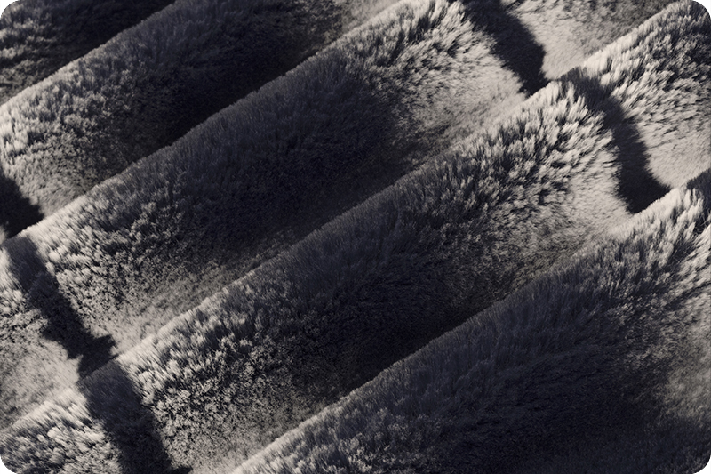 Luxe Cuddle®Seal Mesa Raven