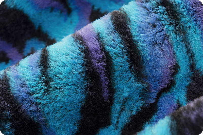 Luxe Cuddle® Seal Tiger Rave