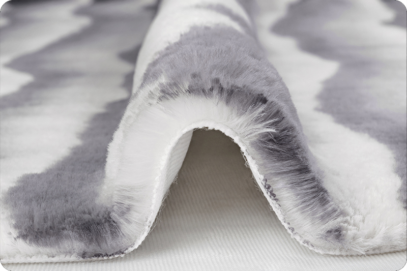 Luxe Cuddle® Seal Wild Chinchilla Chrome