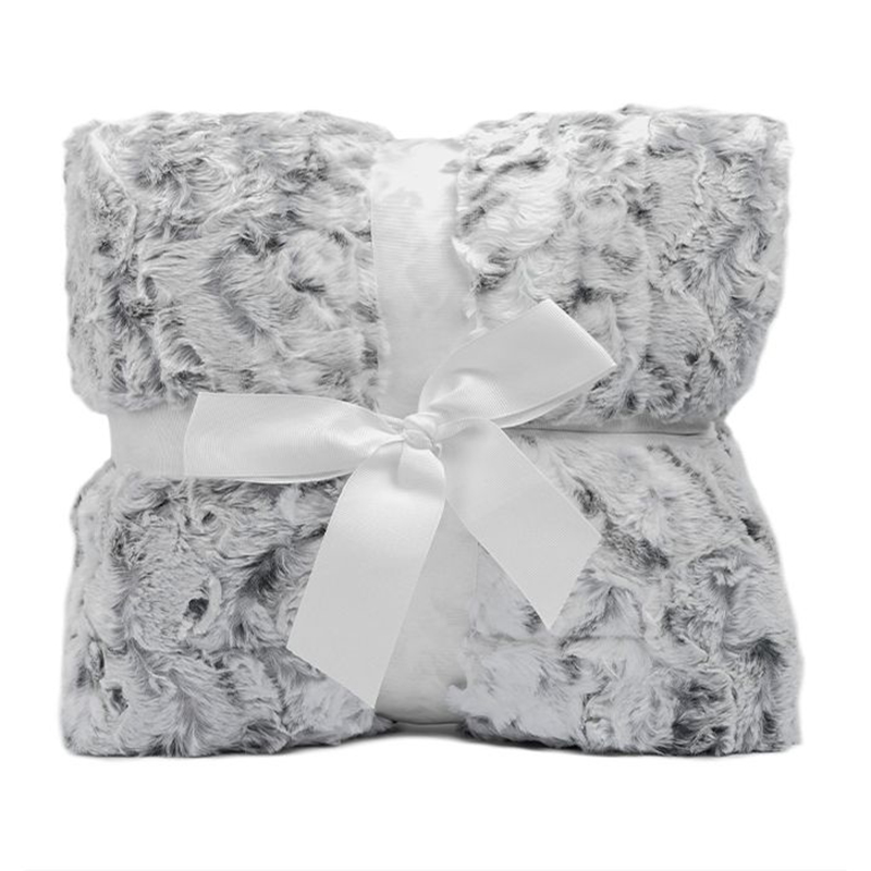 Signature 60\" x 72\" Luxe Cuddle&reg; Blanket Snowy Owl Black