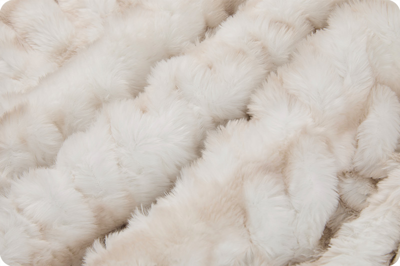 Petite 36" x 30" Luxe Cuddle&reg; Blanket Milan Enzo Vanilla Creme