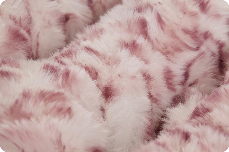 Classic 50" x 60" Luxe Cuddle&reg; Blanket Milan Cheetah Woodrose
